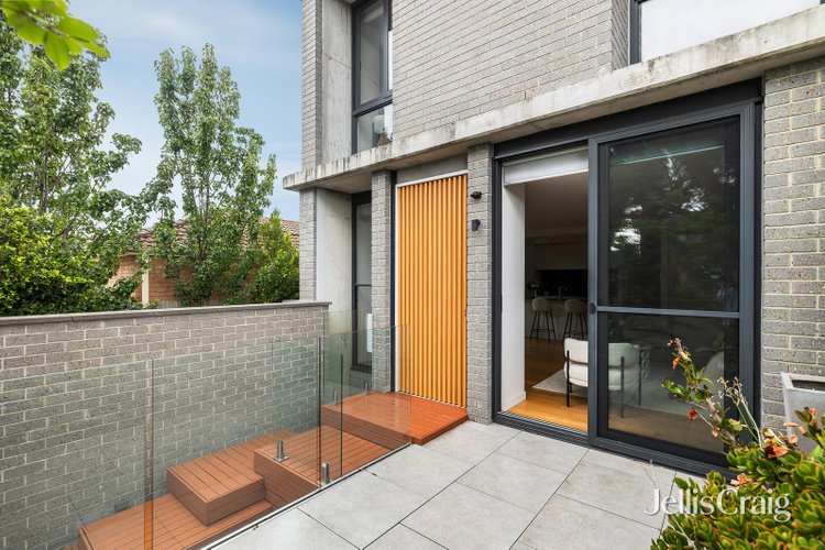 3 32 Prince Edward Avenue Mckinnon 3204