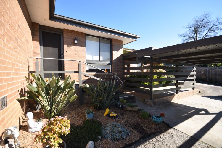 3/35 Felix Grove  Mooroolbark 3138