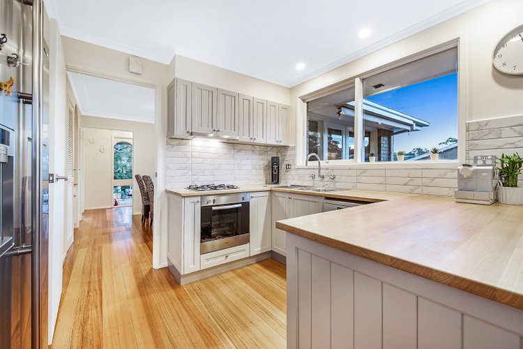 34 Cambrian Crescent Wheelers Hill 3150