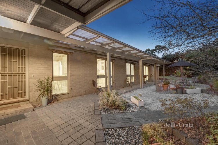 34 Golden Grove Glen Waverley 3150