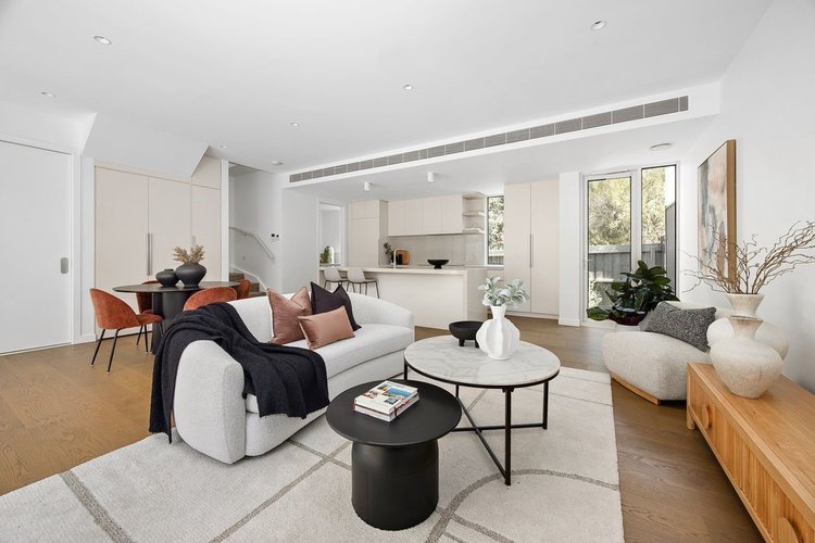 3/4 Hyton Crescent Kew 3101