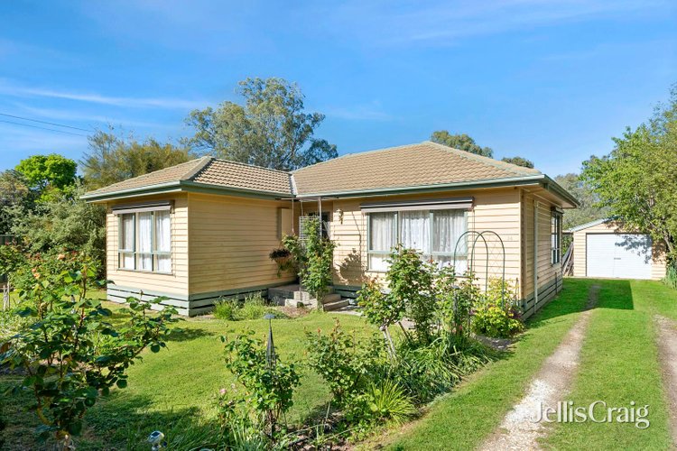 34 Panmure Street Newstead 3462