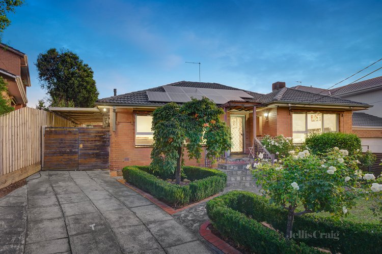 34 Rochdale Drive Burwood East 3151