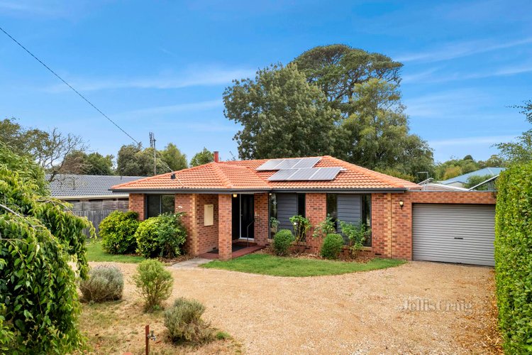 34 Stuart Drive Woodend 3442