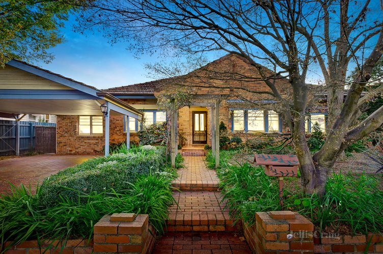 34 Suffolk Road Surrey Hills 3127
