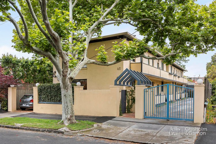 3 45 Foam Street Elwood 3184