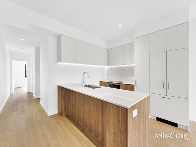 34/56 Kingloch Parade Wantirna 3152