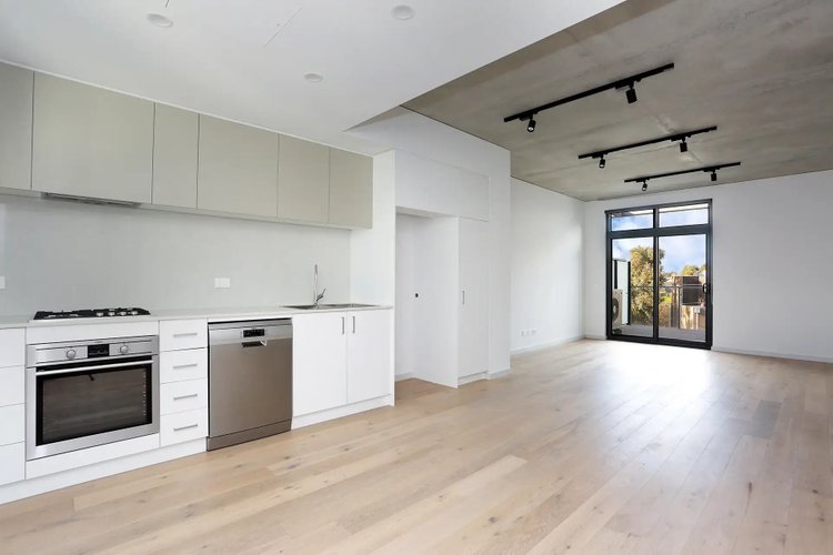 345/77 Hobsons Road  Kensington 3031
