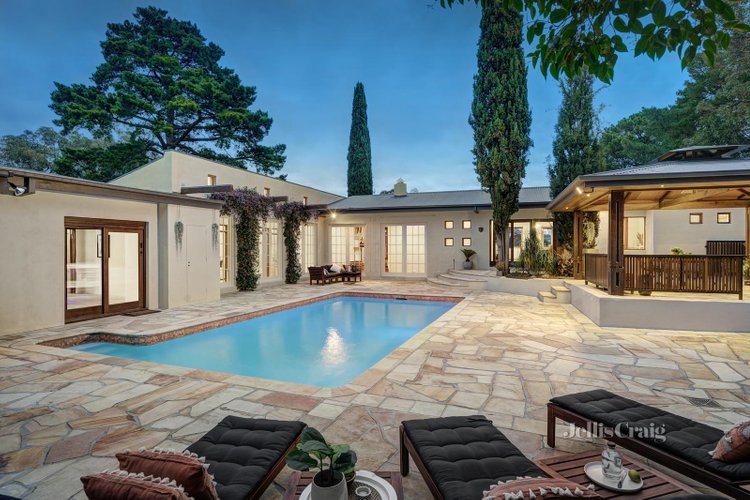 348 Reynolds Road Research 3095