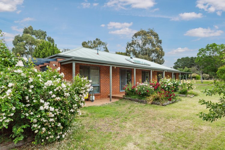 35 Alisons Road Drummond North 3446