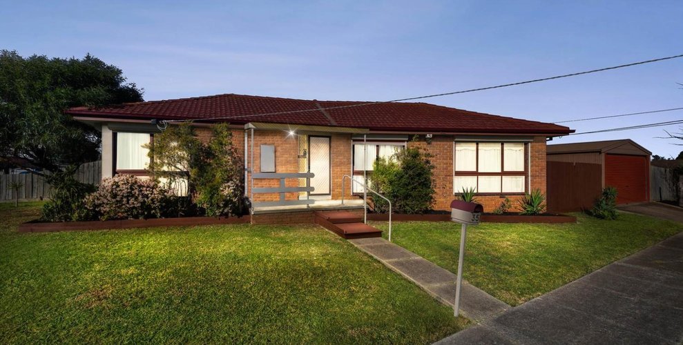 35 Angelique Grove Albanvale 3021