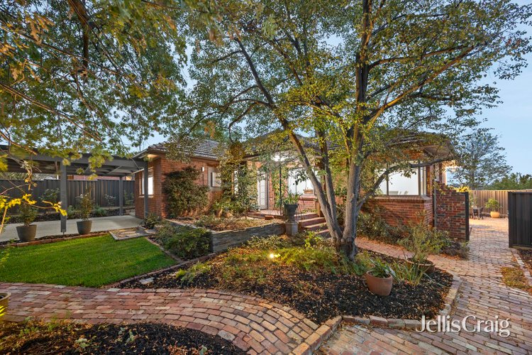 35 Belgravia Avenue Mont Albert North 3129