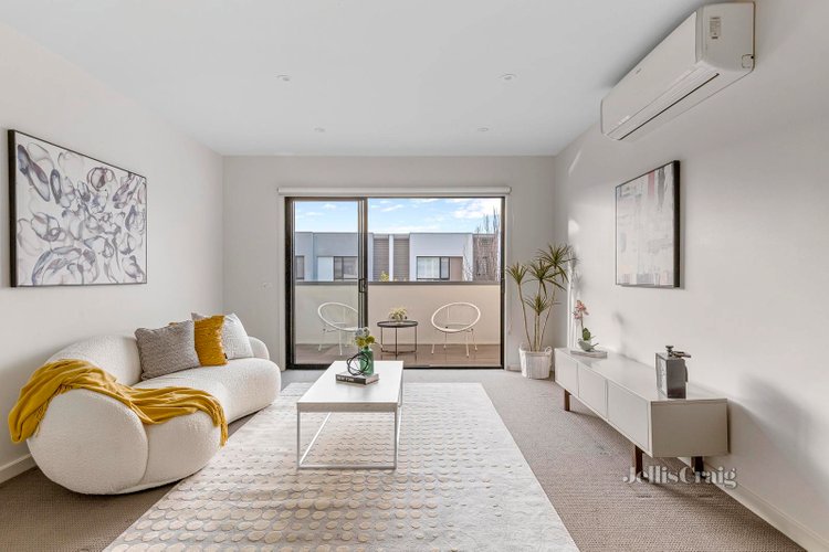 35 Charlton Avenue Cheltenham 3192