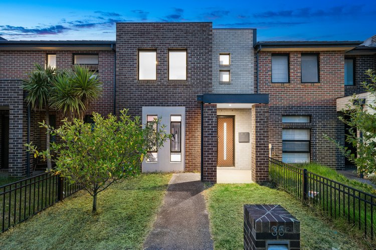 35 Evergreen Boulevard Clayton South 3169