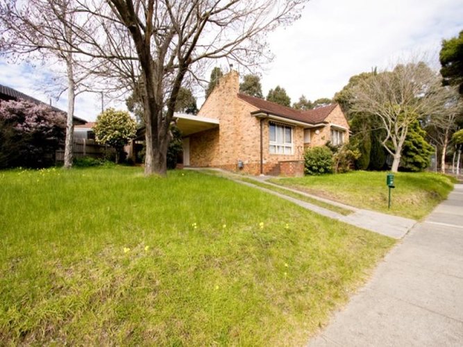 35 Inverness Avenue Burwood 3125