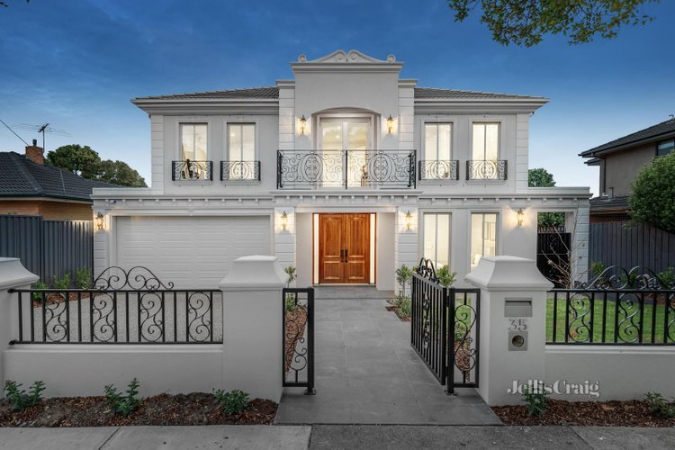 35 Jordan Grove Glen Waverley 3150