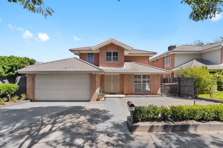 35 Kierens Way Chadstone 3148