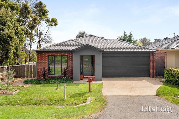 35 South Road Woodend 3442