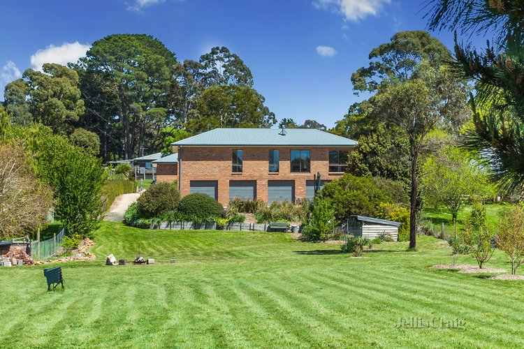 35 Tennyson Street Woodend 3442
