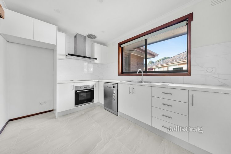 3/6 Burton Avenue Clayton 3168