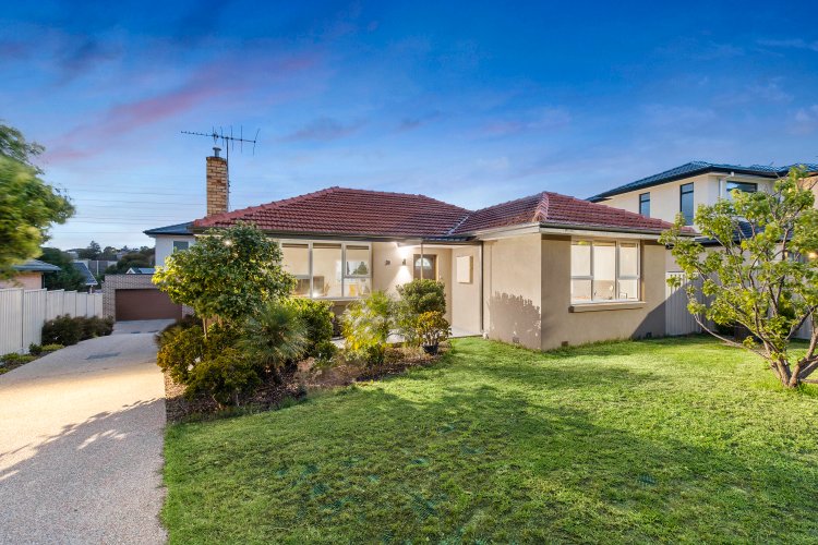 36 Damon Road Mount Waverley 3149
