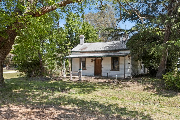 36 Panmure Street Newstead 3462