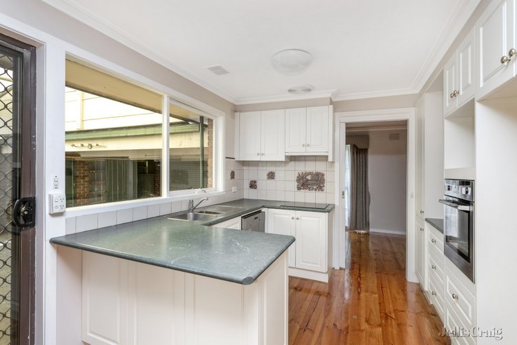36 Streeton Circuit  Mill Park 3082