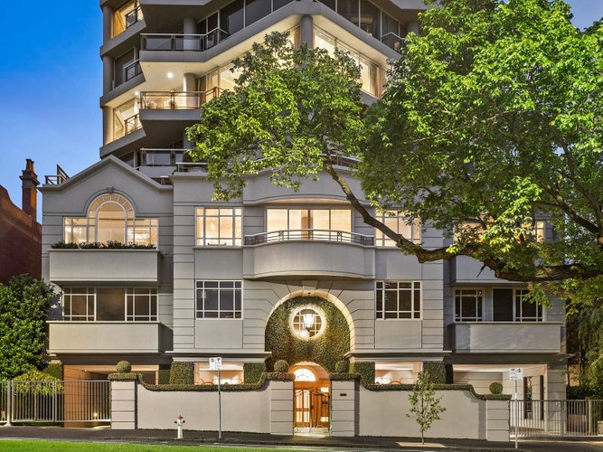 3 60-66 Clarendon Street East Melbourne 3002