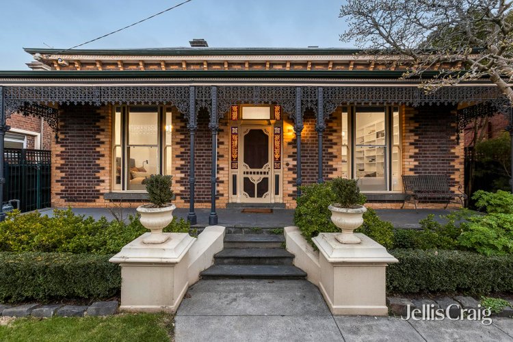 37 Fernhurst Grove Kew 3101