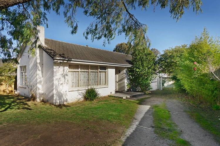 37 Hillview Avenue Mount Waverley 3149