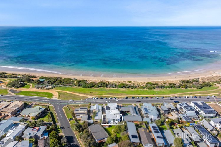 3 79 The Esplanade Torquay 3228