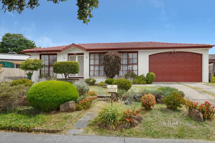 38 Annandale Crescent Glen Waverley 3150