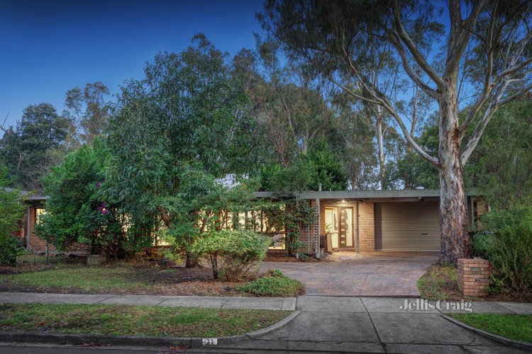 38 Barrow Drive Heathmont 3135