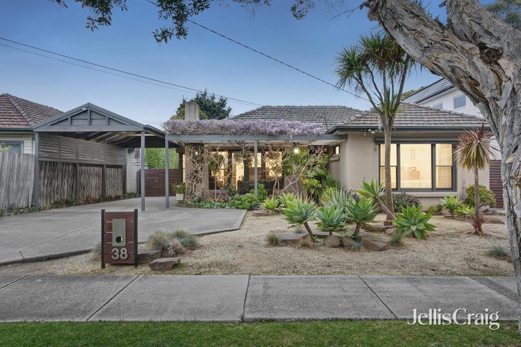 38 Bennett Avenue Mount Waverley 3149
