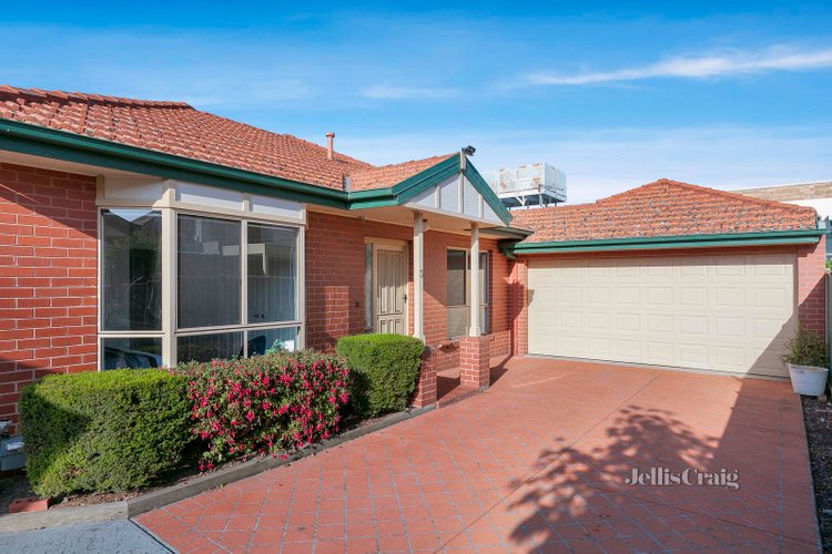 3 8 Elstone Court Niddrie 3042