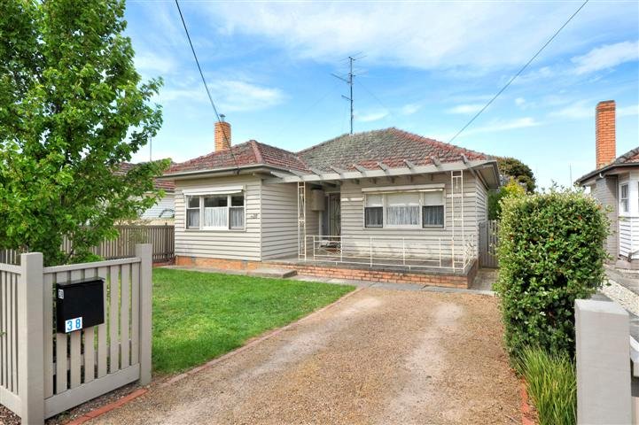 38 Grammar Street  Wendouree 3355
