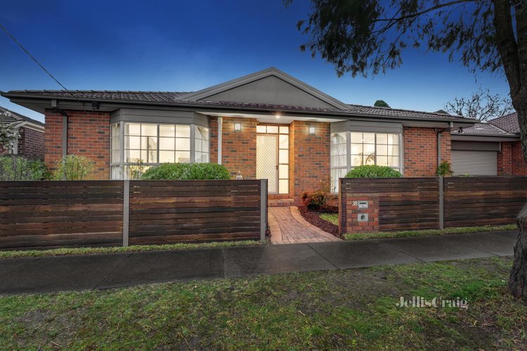 38 Jacqueline Road Mount Waverley 3149
