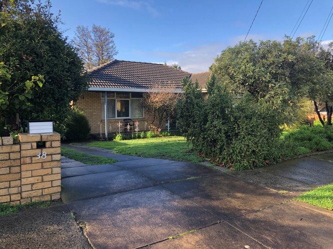 38 Leonie Avenue Mount Waverley 3149