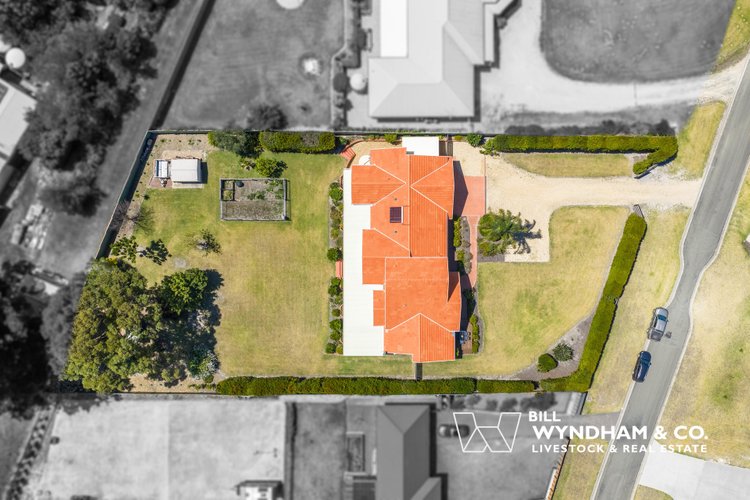 38 Lindamay Court, Lake&nbsp;Bunga