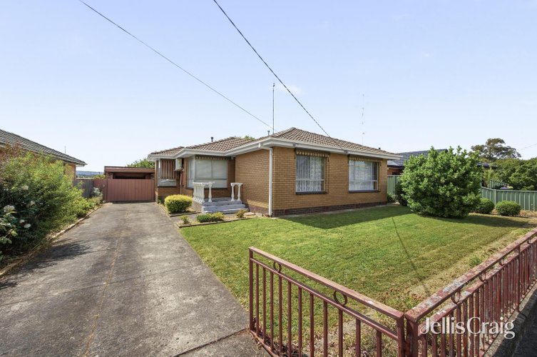 38 Malmesbury Street  Wendouree 3355