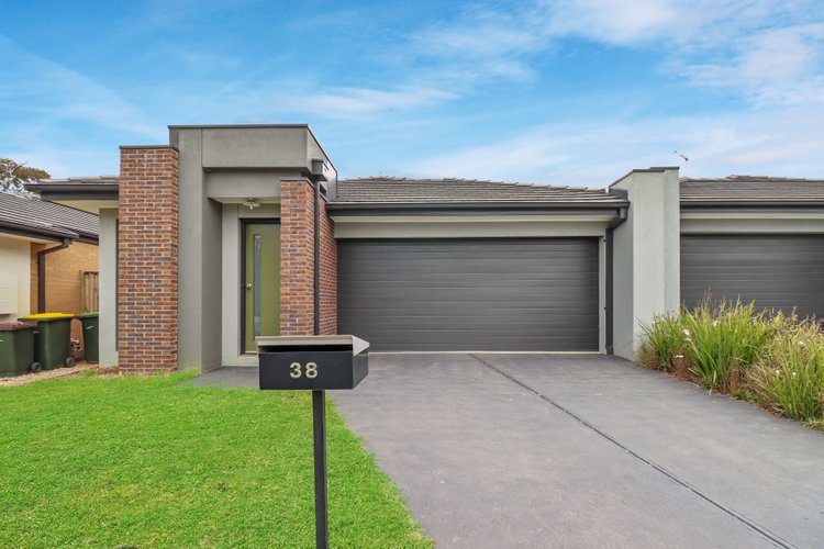 38 Wurrook Circuit  North Geelong 3215