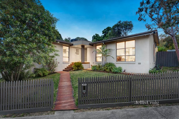 380 Service Road Watsonia 3087