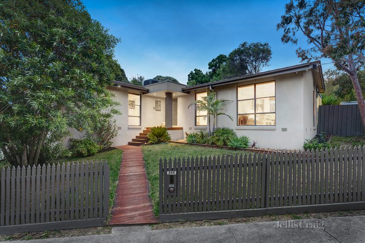 380 Service Road Watsonia 3087