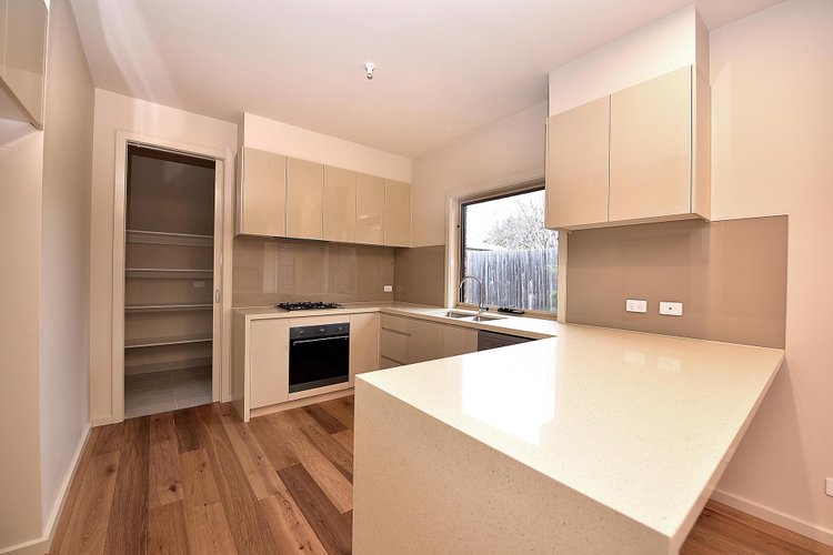 3/82 Essex Road Mount Waverley 3149