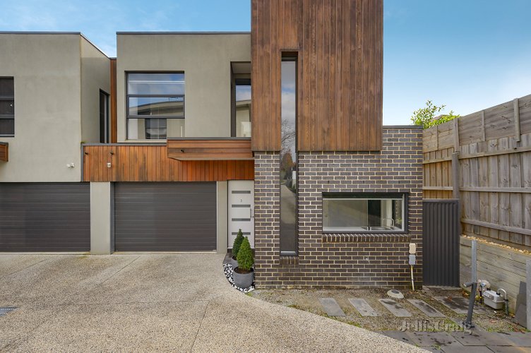3/9 Amelia Crescent Doncaster East 3109