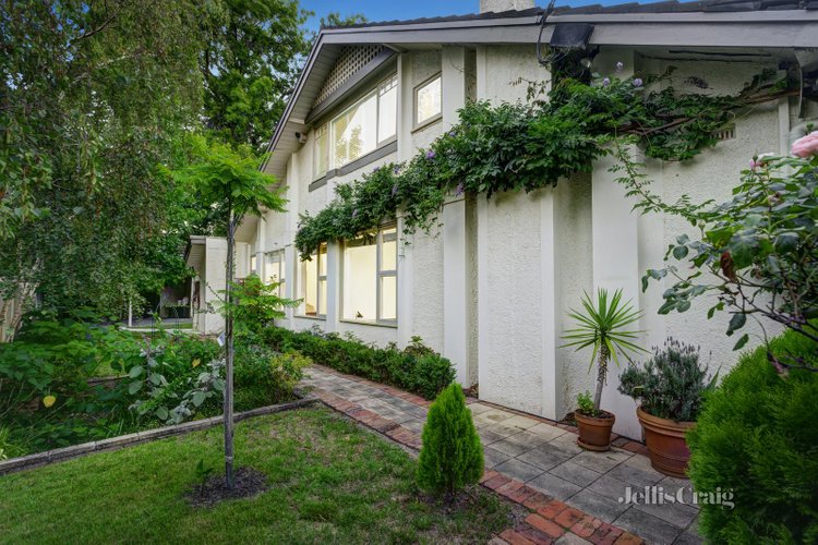 39 Avenue Athol  Canterbury 3126