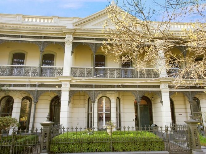 39 Cardigan Place Albert Park 3206