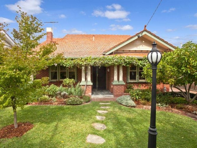 39 Hayes Road Strathmore 3041