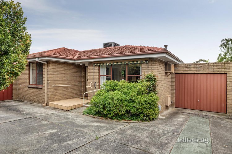 3 9 Louise Avenue Mont Albert 3127