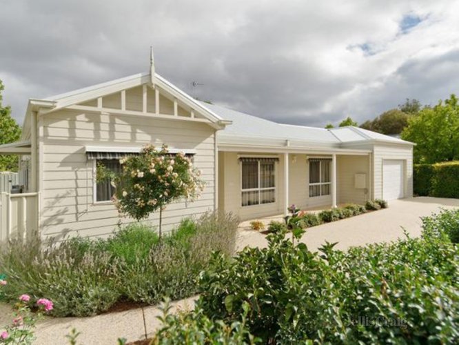 39 Midland Highway Campbells Creek 3451
